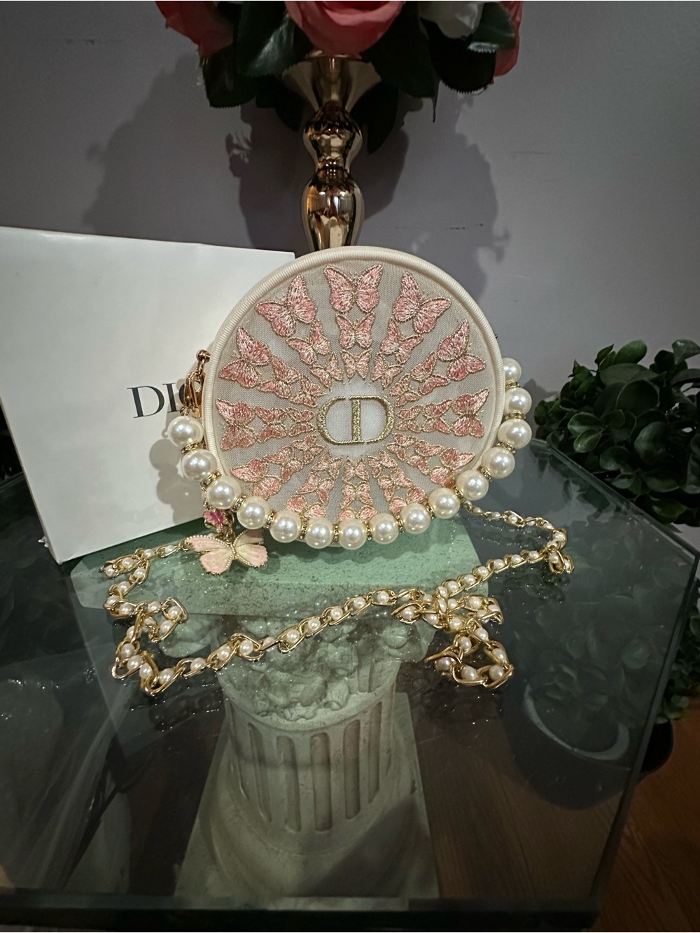 Dior 2026 Spring Limited Edition Butterfly Embroidery Cosmetic
Round Pouch-NIB - Picture 13 of 17